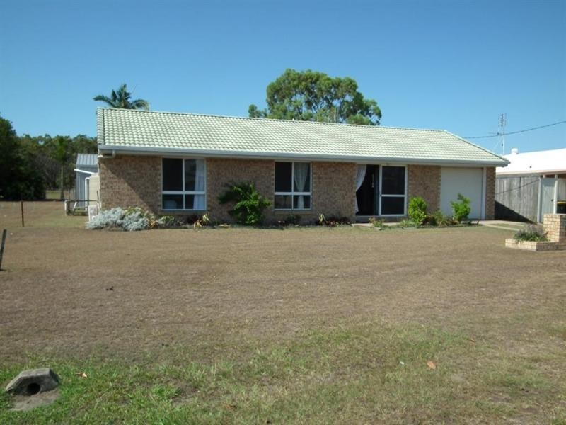 17 Seaview Avenue, Maaroom QLD 4650