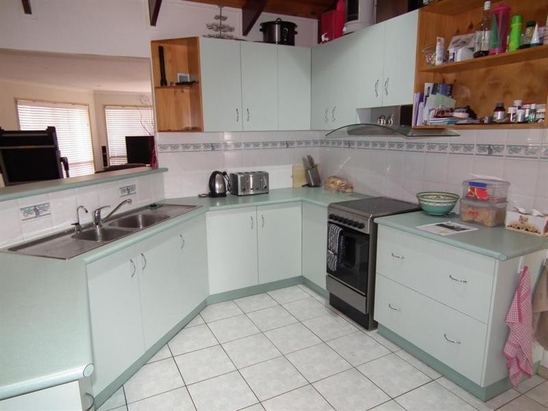 36 Loretto Drive, Oakhurst QLD 4650