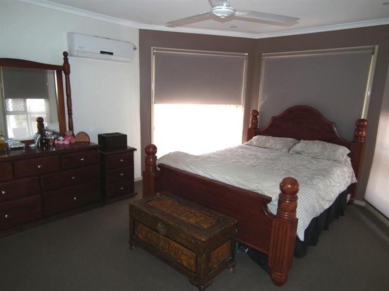 36 Loretto Drive, Oakhurst QLD 4650