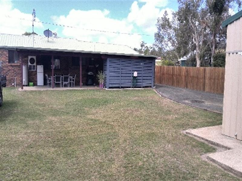 105 Hammond Street, Urangan QLD 4655