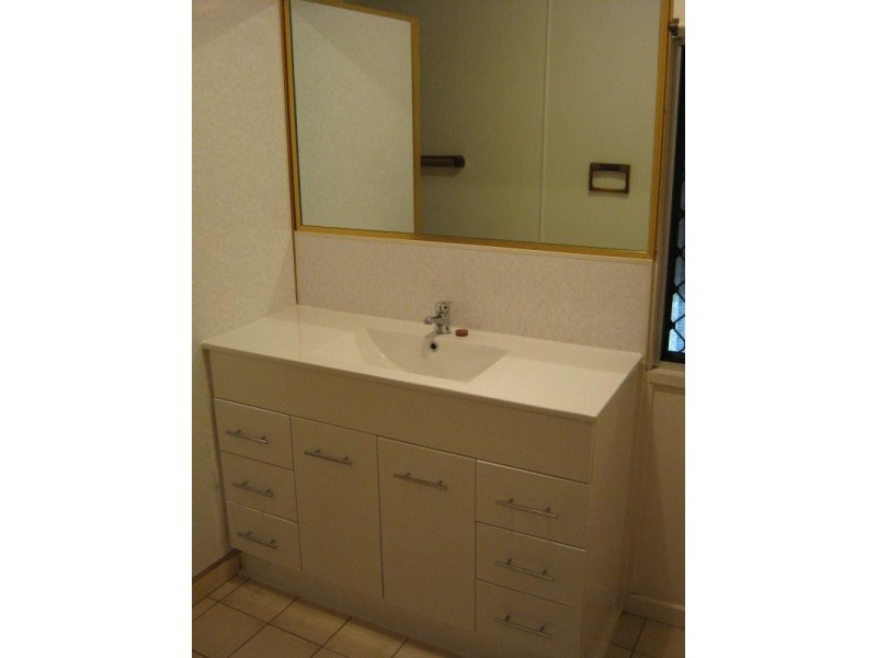 10 Meredith Street, Maryborough QLD 4650