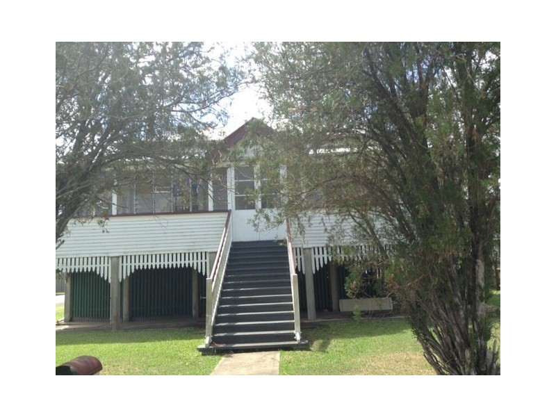 42 Richmond Street, Maryborough QLD 4650