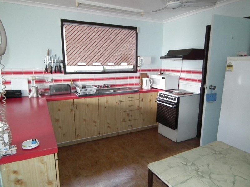 8 Esplanade, Boonooroo QLD 4650