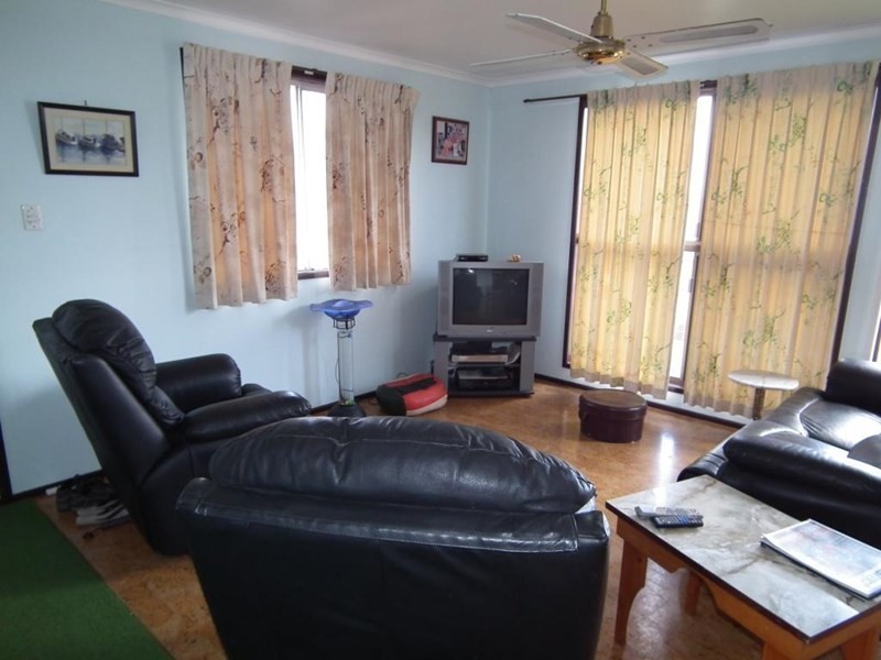 8 Esplanade, Boonooroo QLD 4650