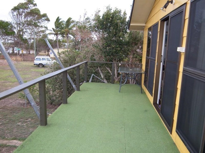 8 Esplanade, Boonooroo QLD 4650