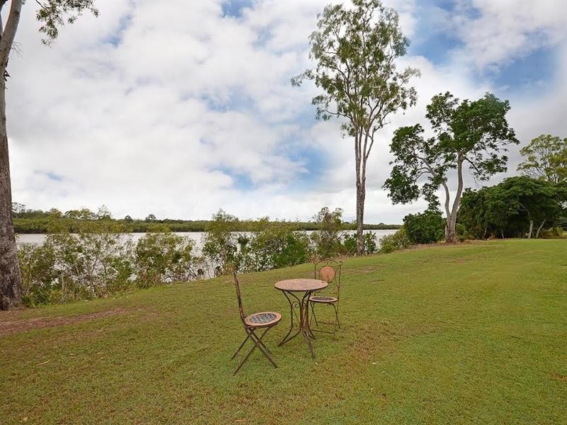 698 Walkers Point Road, Walkers Point QLD 4650