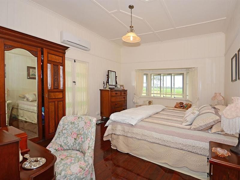 698 Walkers Point Road, Walkers Point QLD 4650
