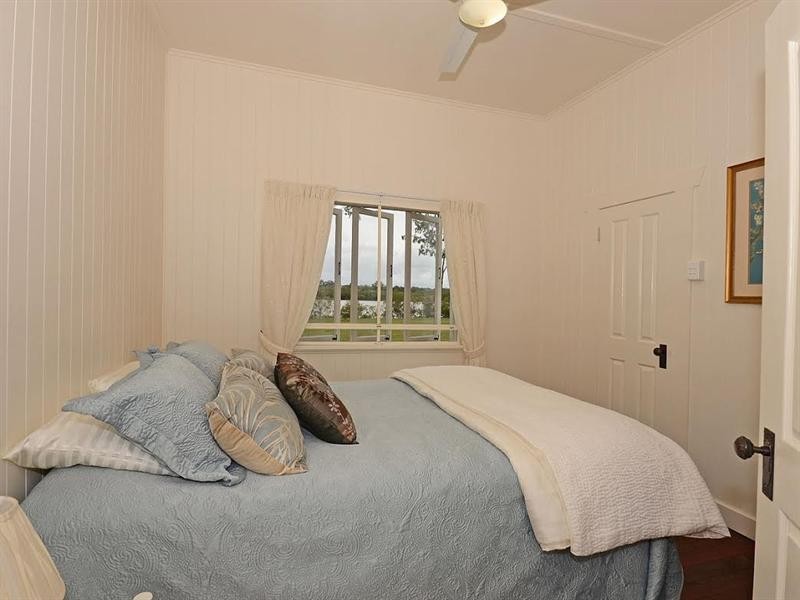 698 Walkers Point Road, Walkers Point QLD 4650