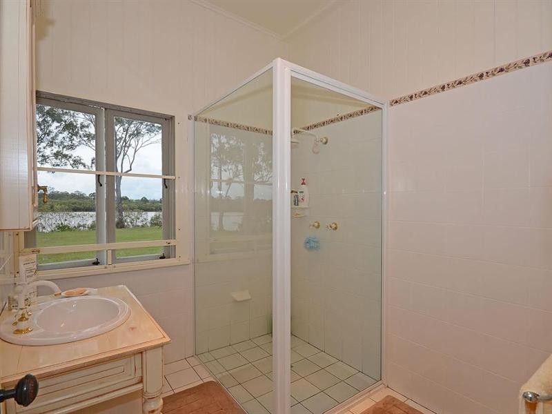 698 Walkers Point Road, Walkers Point QLD 4650