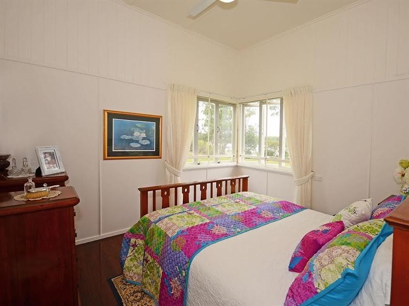 698 Walkers Point Road, Walkers Point QLD 4650