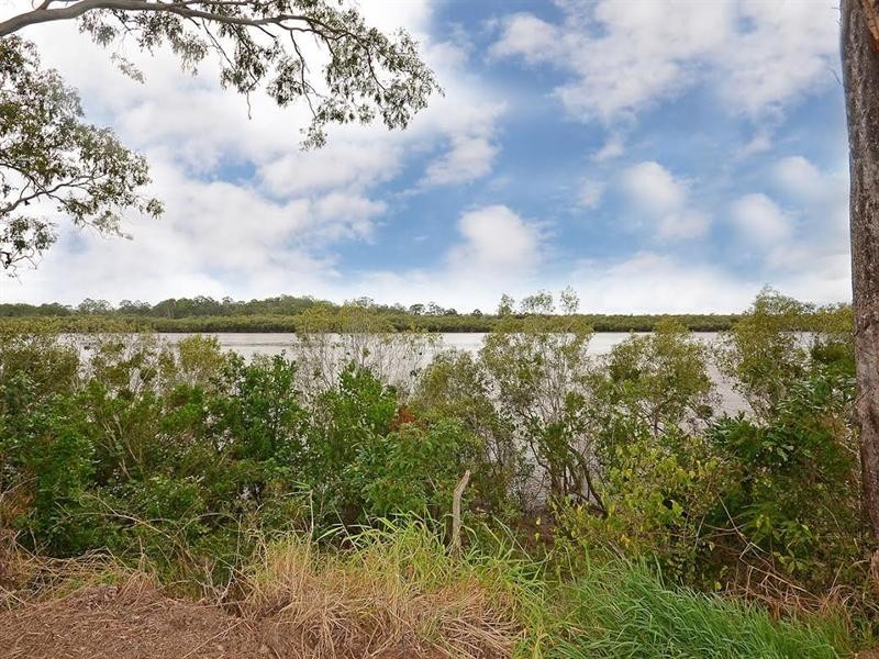 698 Walkers Point Road, Walkers Point QLD 4650