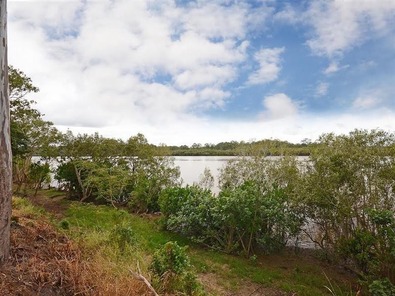 698 Walkers Point Road, Walkers Point QLD 4650