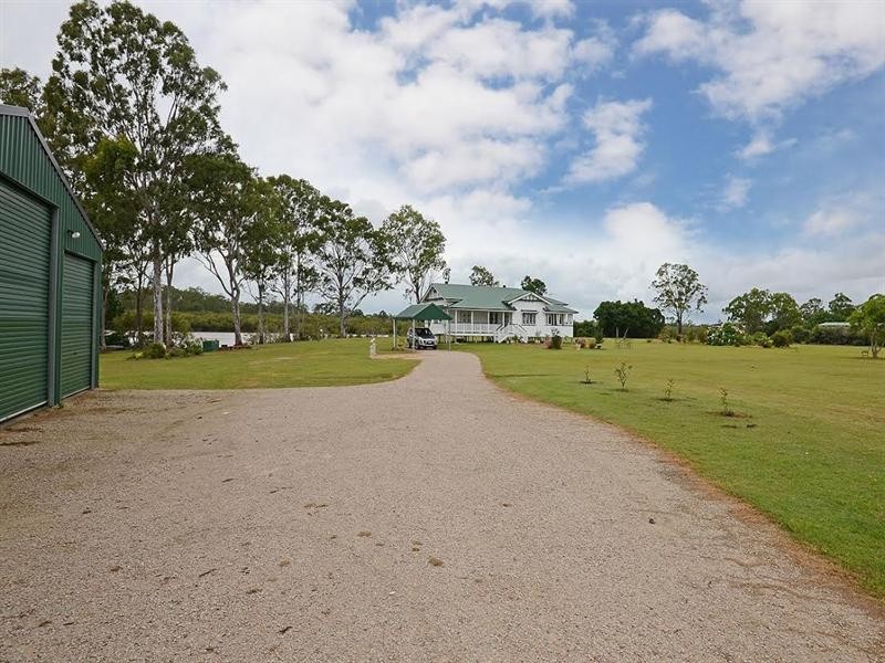 698 Walkers Point Road, Walkers Point QLD 4650