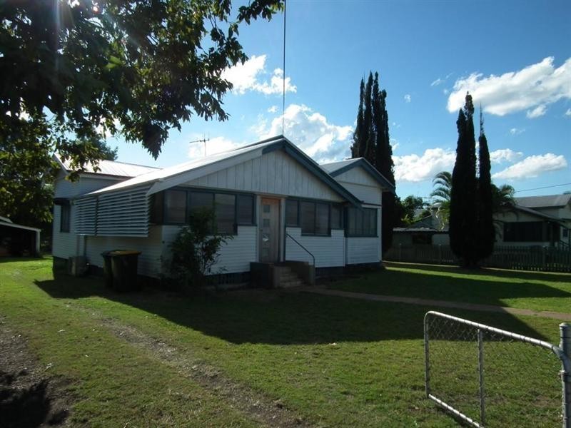 174 Ferry Street, Maryborough QLD 4650