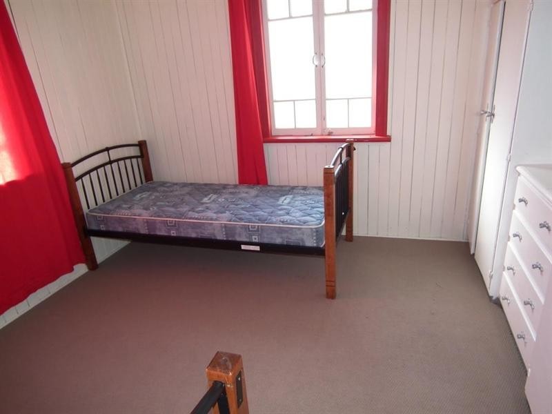 174 Ferry Street, Maryborough QLD 4650