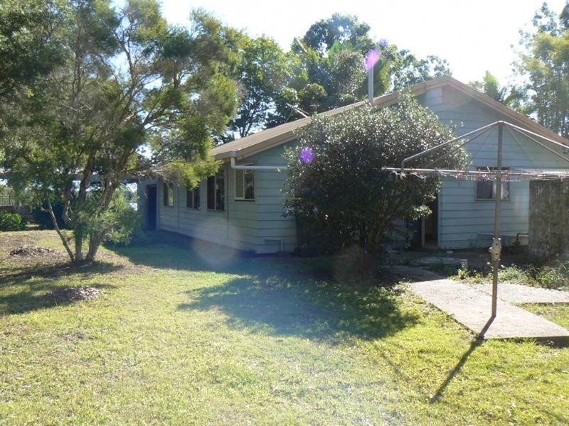 17 Ferry Road, Yengarie QLD 4650