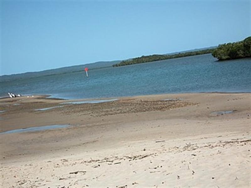 19 Seaview Avenue, Maaroom QLD 4650