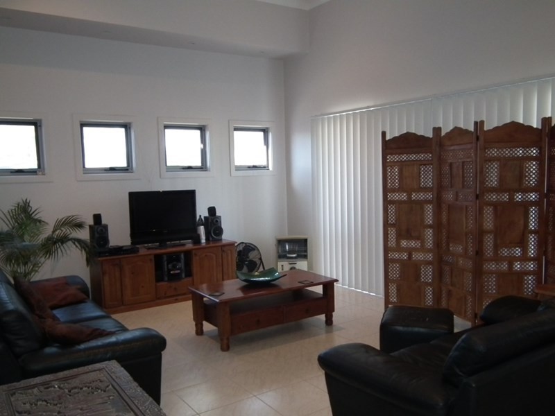 30 Lachlan Drive, Oakhurst QLD 4650