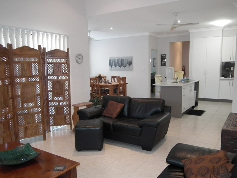 30 Lachlan Drive, Oakhurst QLD 4650