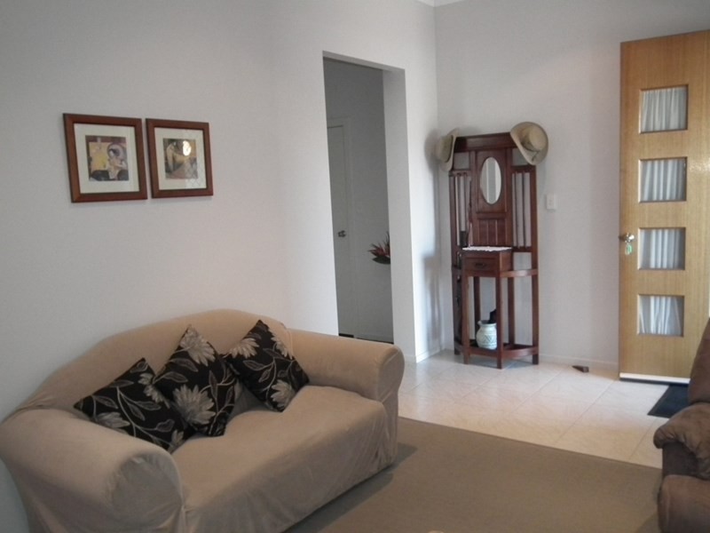 30 Lachlan Drive, Oakhurst QLD 4650