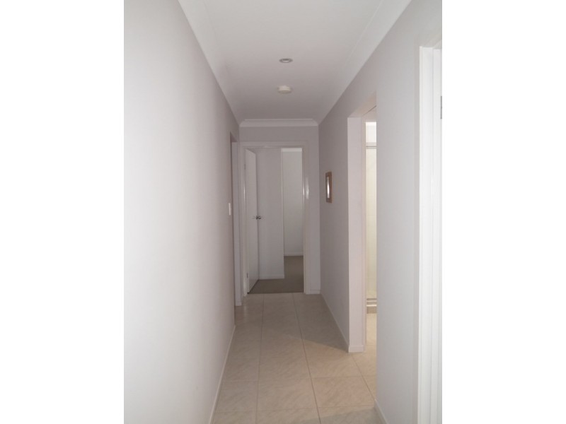 30 Lachlan Drive, Oakhurst QLD 4650