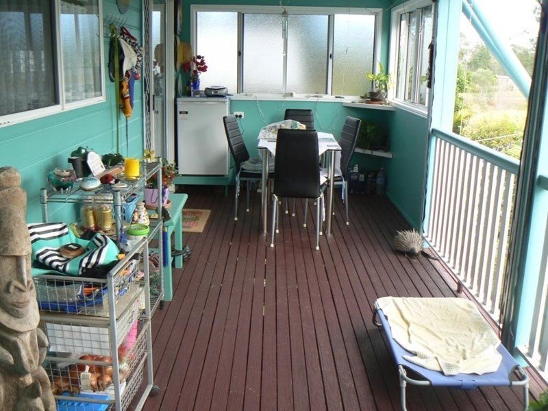 18 Walter Street, Tiaro QLD 4650