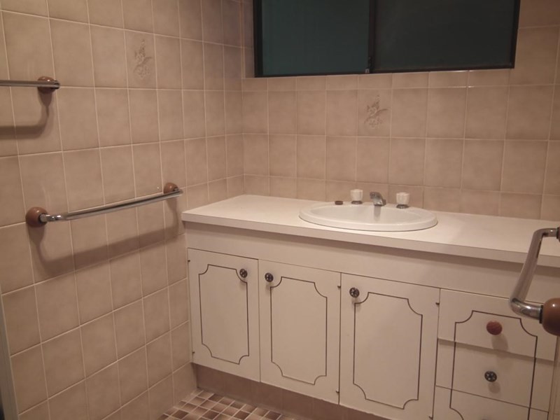 38 Bushnell Street, Granville QLD 4650