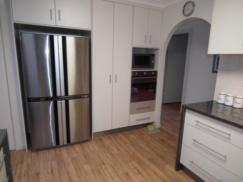 17 Jocelyn Parade, Granville QLD 4650