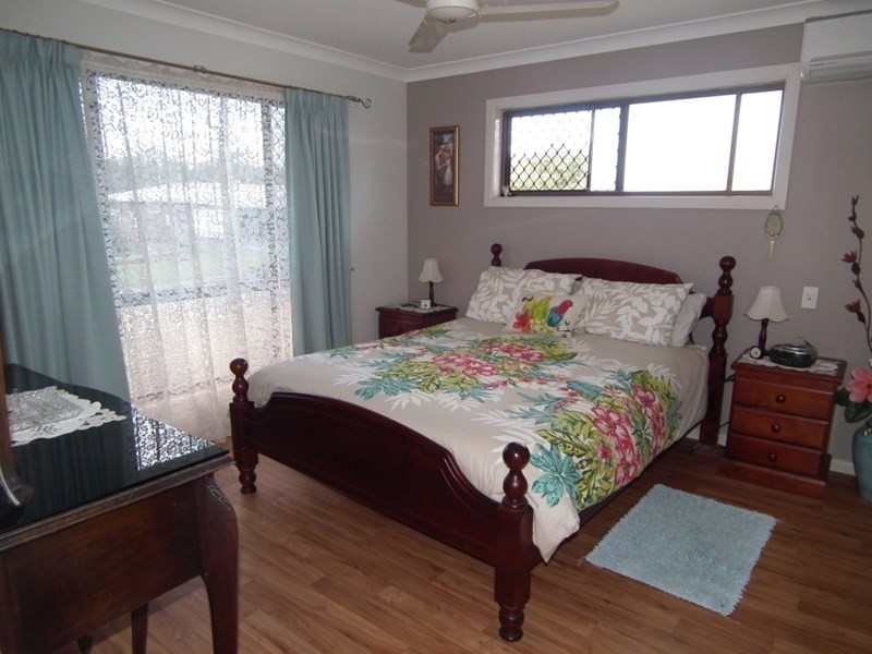 17 Jocelyn Parade, Granville QLD 4650