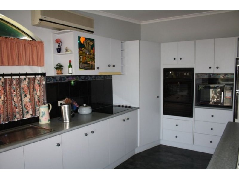 3 Yuruga Place, Tinana QLD 4650