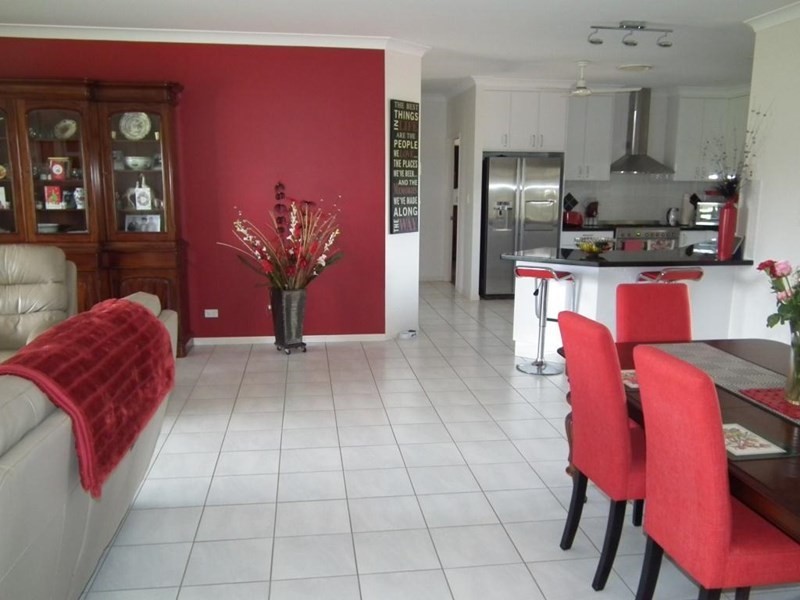 39 Charles Bruce Drive, Oakhurst QLD 4650