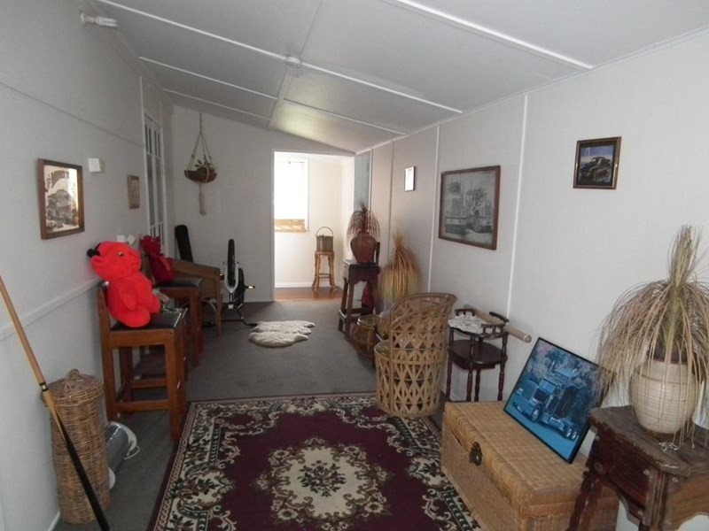 42 Steindl Street, Granville QLD 4650