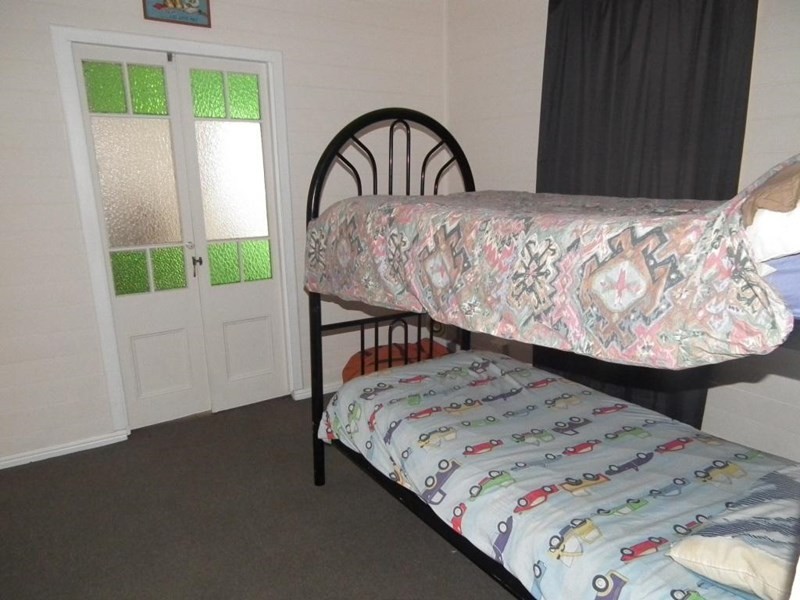 42 Steindl Street, Granville QLD 4650