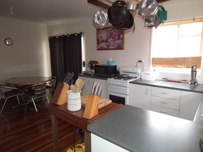 42 Steindl Street, Granville QLD 4650