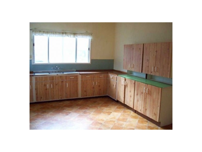 8 Ellena Street, Maryborough QLD 4650