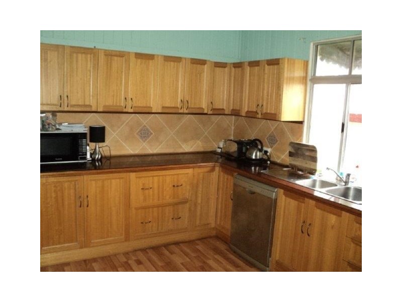 142 Banana Street, Granville QLD 4650