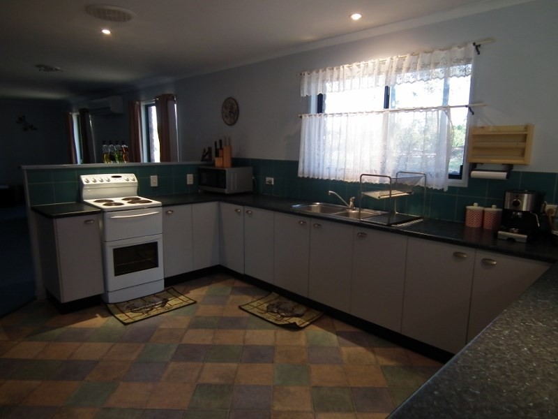 51 Amanda Avenue, Oakhurst QLD 4650