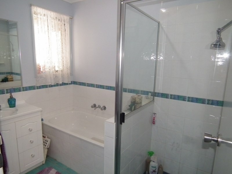 51 Amanda Avenue, Oakhurst QLD 4650