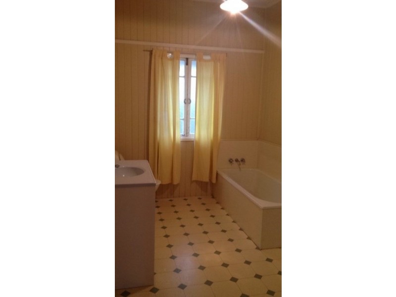 25 Amity Street, Maryborough QLD 4650