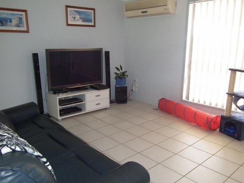 201 Philip Drive, Teddington QLD 4650