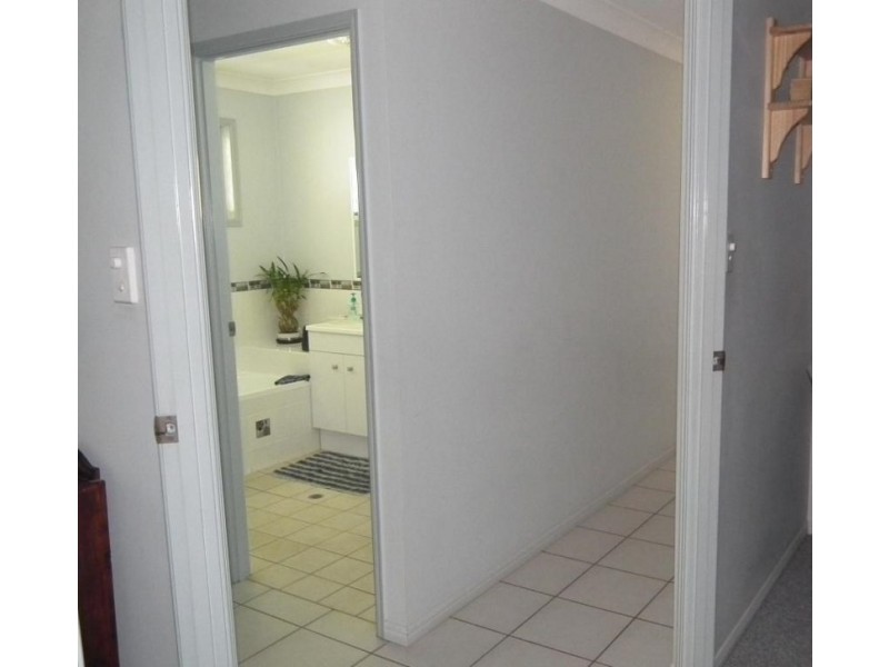 201 Philip Drive, Teddington QLD 4650