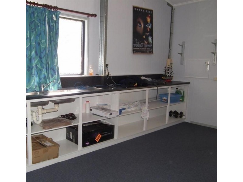 201 Philip Drive, Teddington QLD 4650