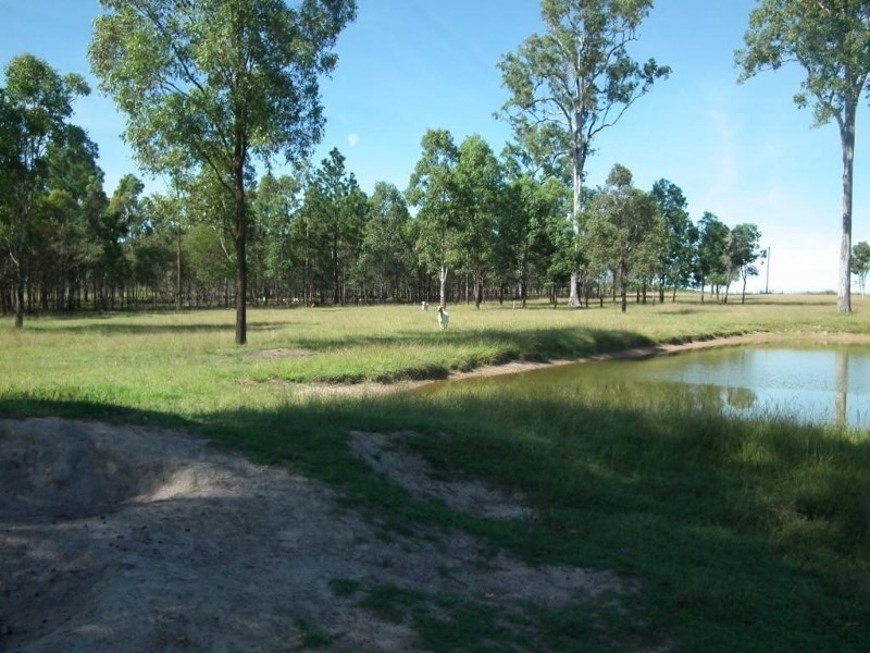 201 Philip Drive, Teddington QLD 4650