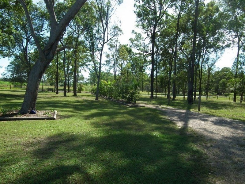 201 Philip Drive, Teddington QLD 4650
