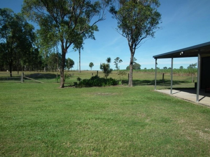 201 Philip Drive, Teddington QLD 4650