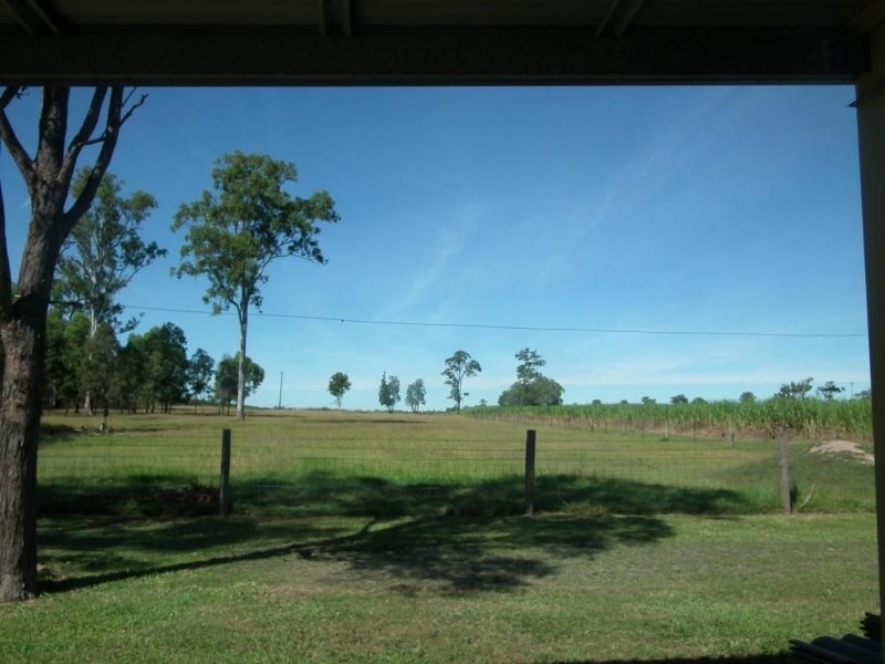 201 Philip Drive, Teddington QLD 4650