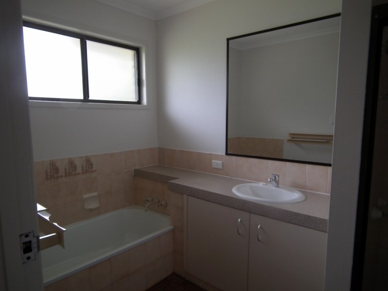 15 Ross Street, Granville QLD 4650