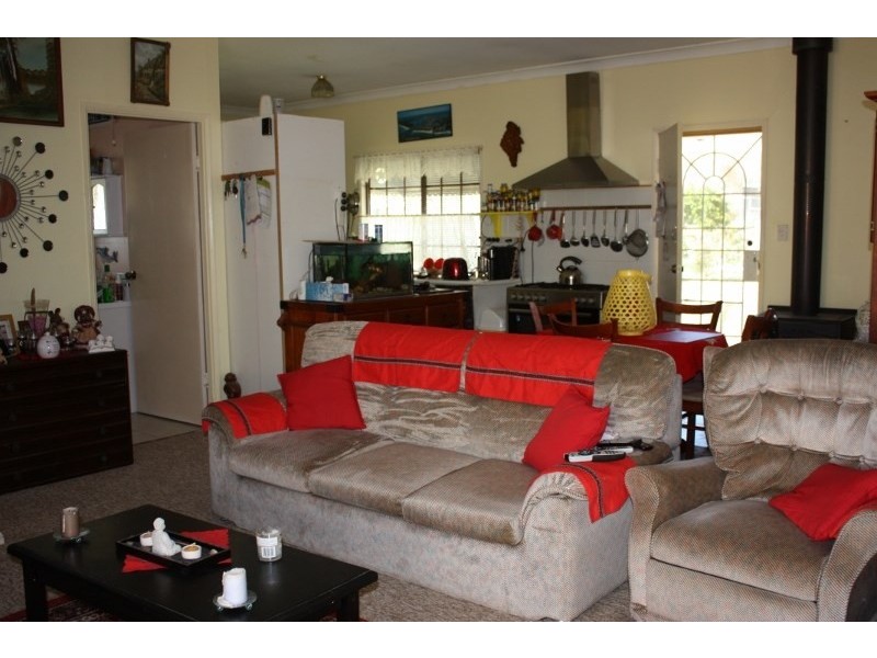 15 Larner Street, Tiaro QLD 4650