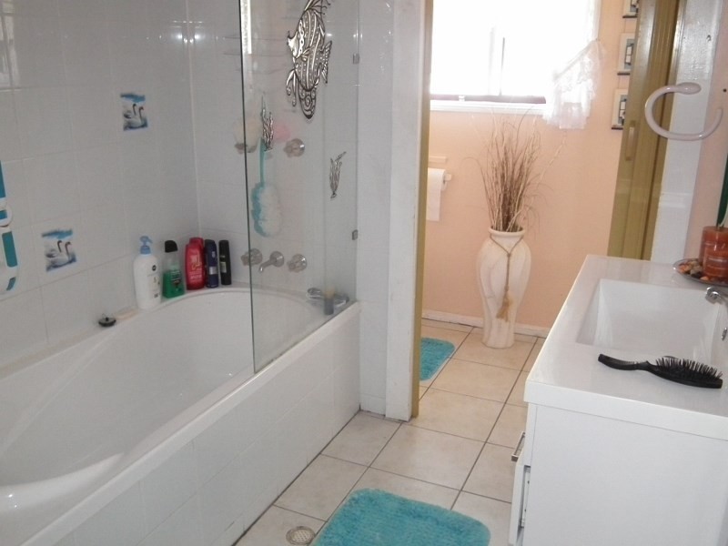 15 Larner Street, Tiaro QLD 4650