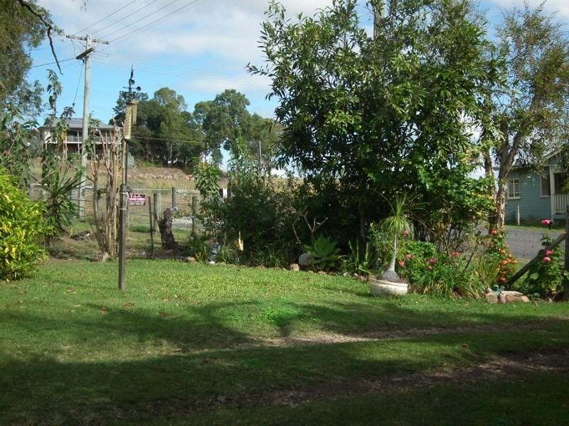 15 Larner Street, Tiaro QLD 4650